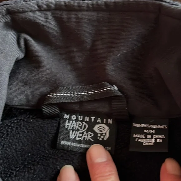 Beautiful mountain hardware vest - Picture 5 of 8